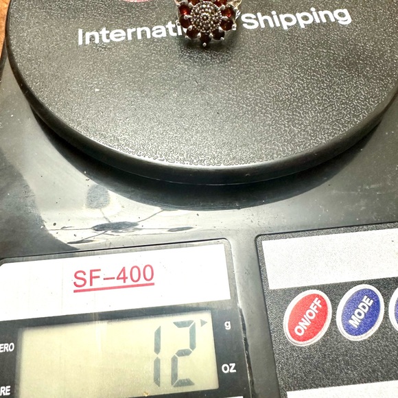 Garnet And Marcasite Cocktail Ring Size 8 Silver 925 Vintage - Picture 6 of 6